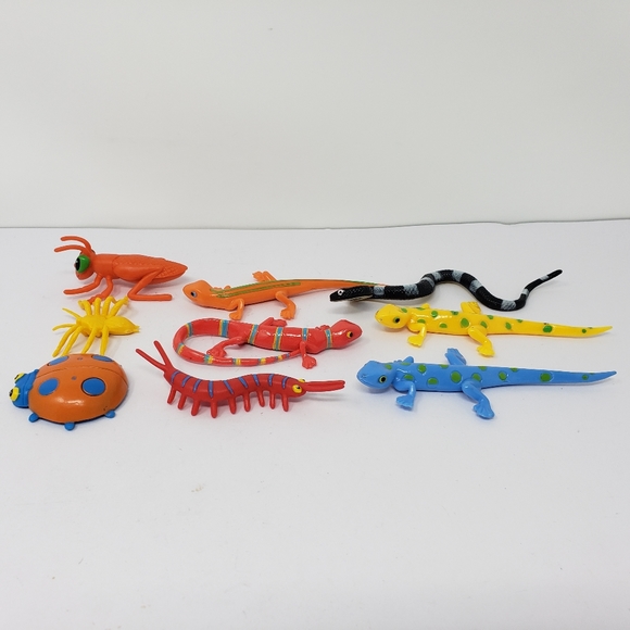 Salamander Lizards Spider Beetle Grasshopper Centipede Toy Lot - Picture 2 of 15